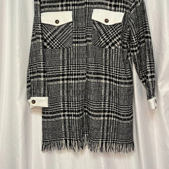 Black & White Plaid Sweater Jacket – Size M – Worn Once - Picture 4 of 8